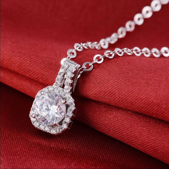New Women’s 925 Silver Beautiful Romantic Diamond Square Necklace - Picture 3 of 4